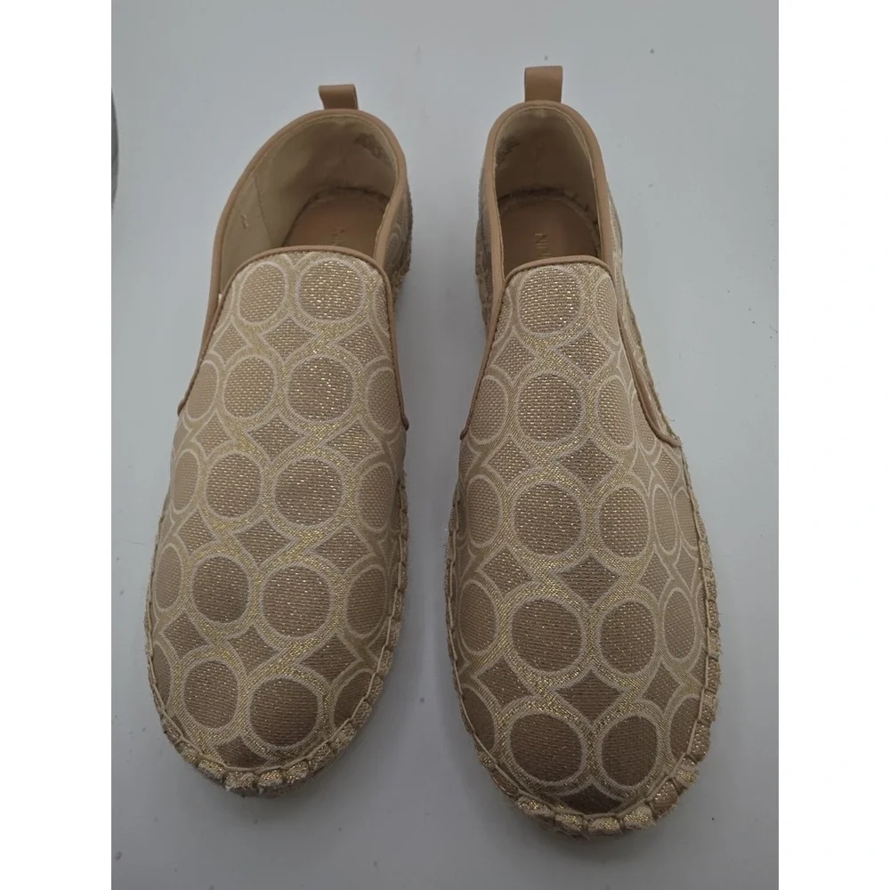 Nine West Womens Espadrille‎ Slip On Flats Beige Gold Logo Print Size 9